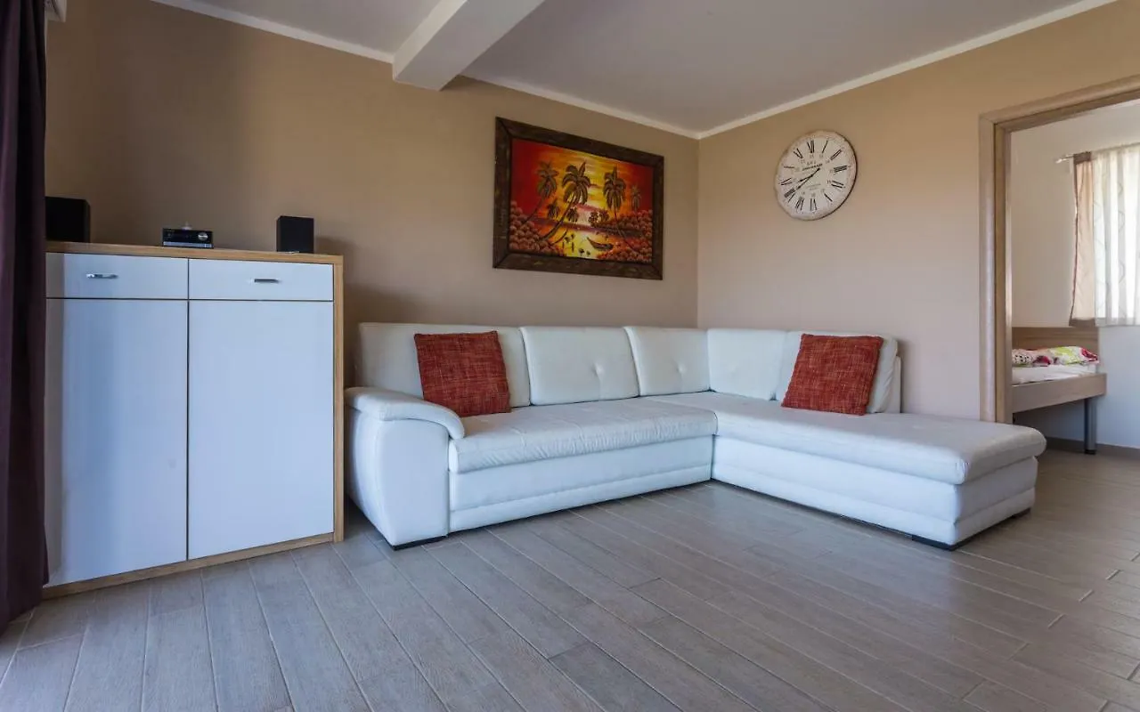 Apartment Trava Klimno Croatia